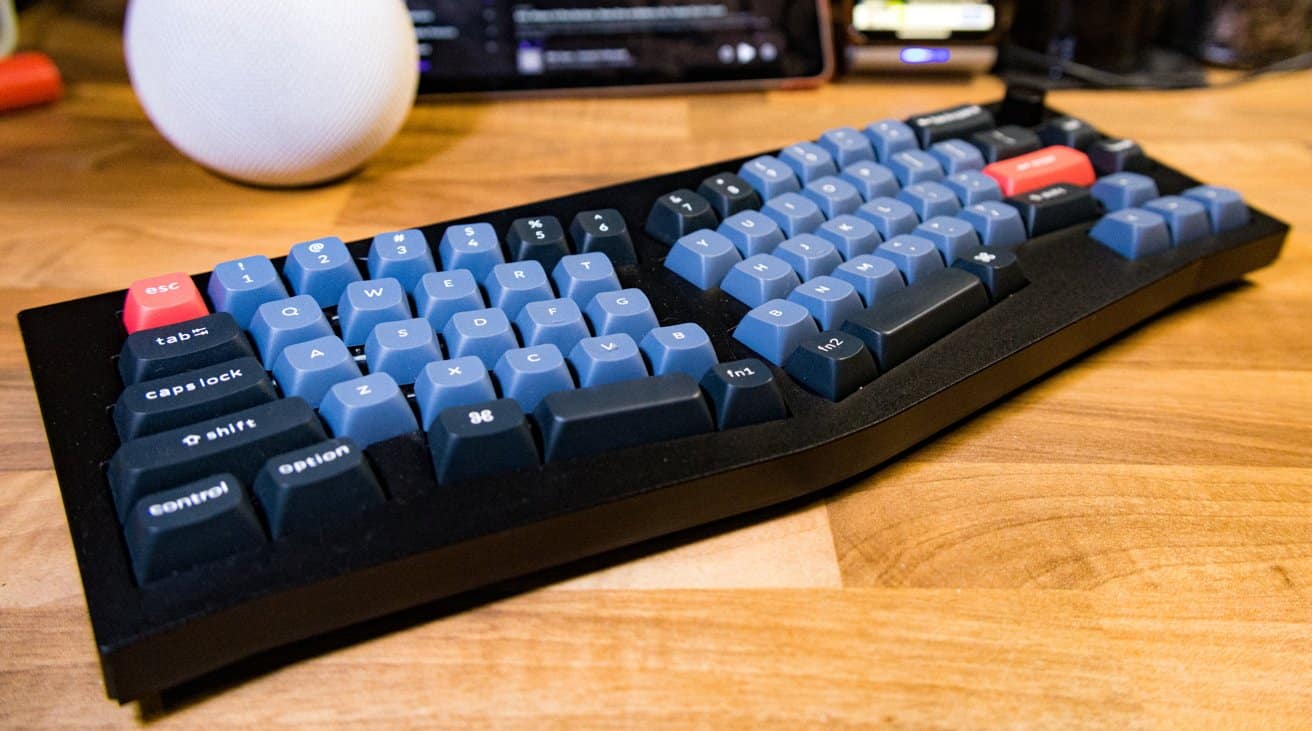 Keychron Q8 Review: An Alice-layout mechanical keyboard open to ...