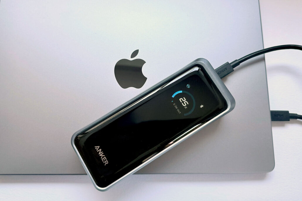 Anker-Prime-Power-Bank-26K-300W-MacBook-2_jpg - Dans Tutorials