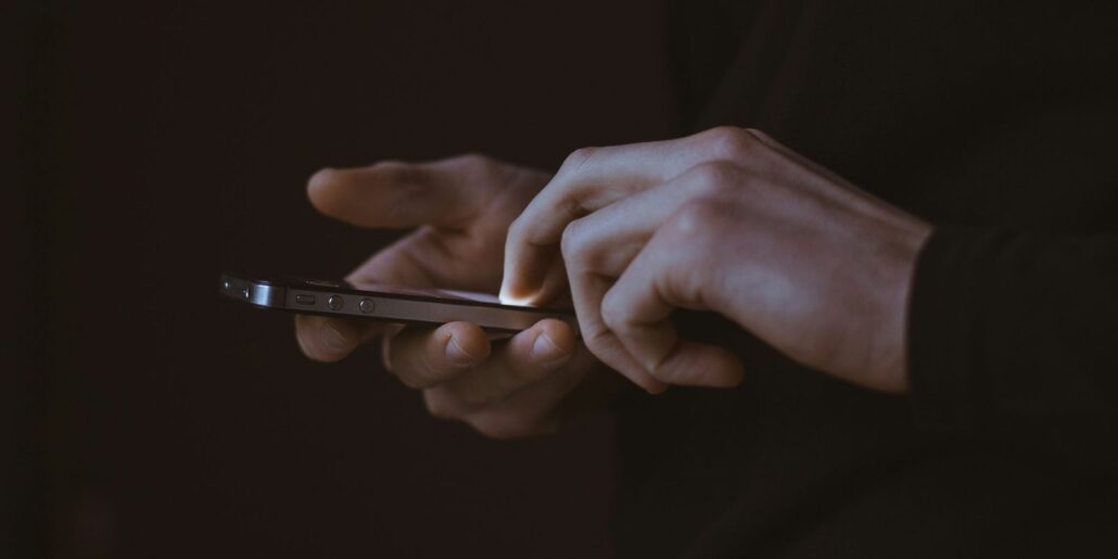 A-million-SMS-two-factor-authentication-codes-were-intercepted-heres-what-to-dojpg - Dans Tutorials